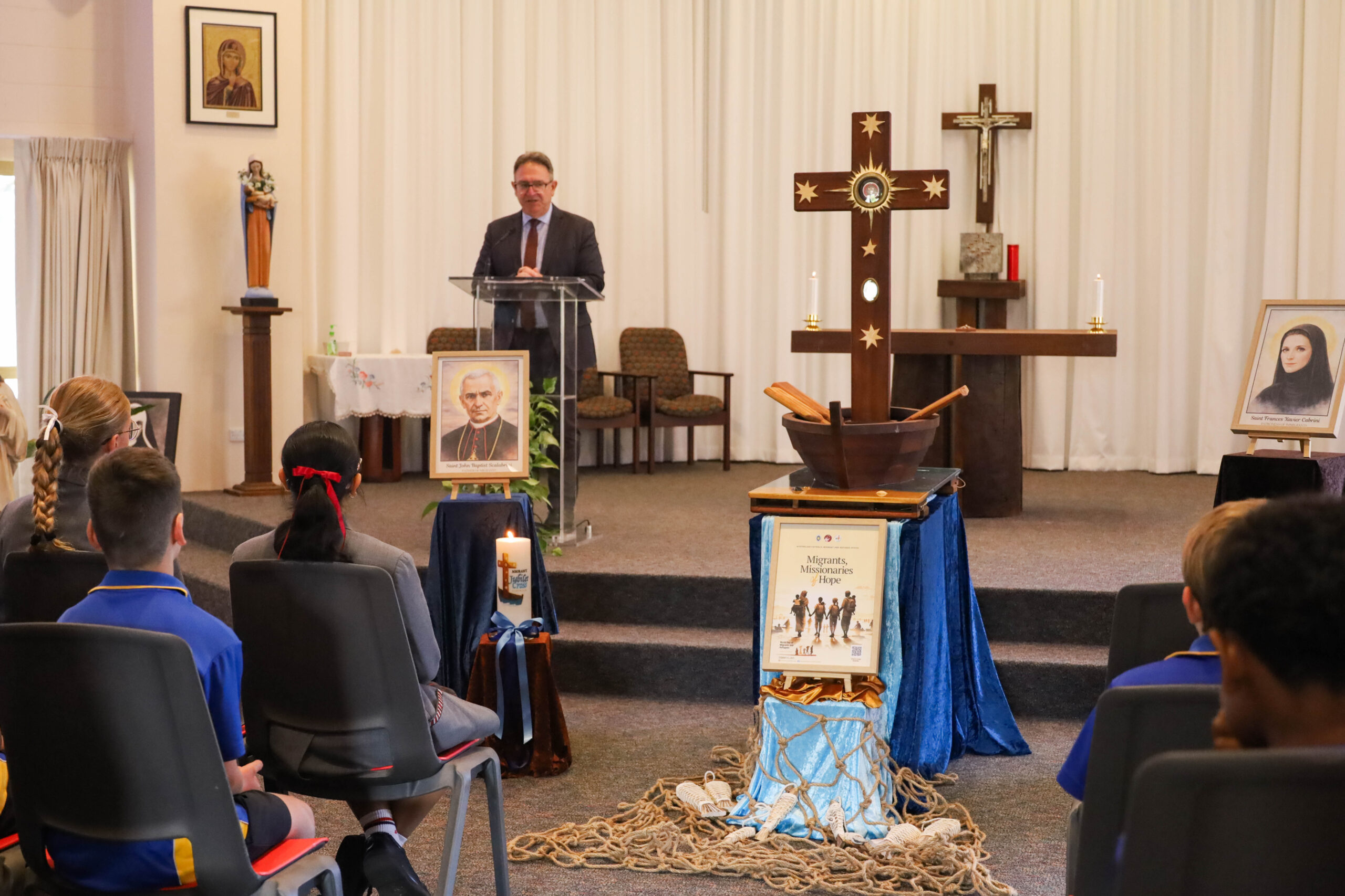 Executive Director attends special liturgy for the Pilgrimage of the Migrant Jubilee Cross